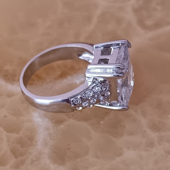 Silver Tone Rhinestone Ring - Picture 2 of 7